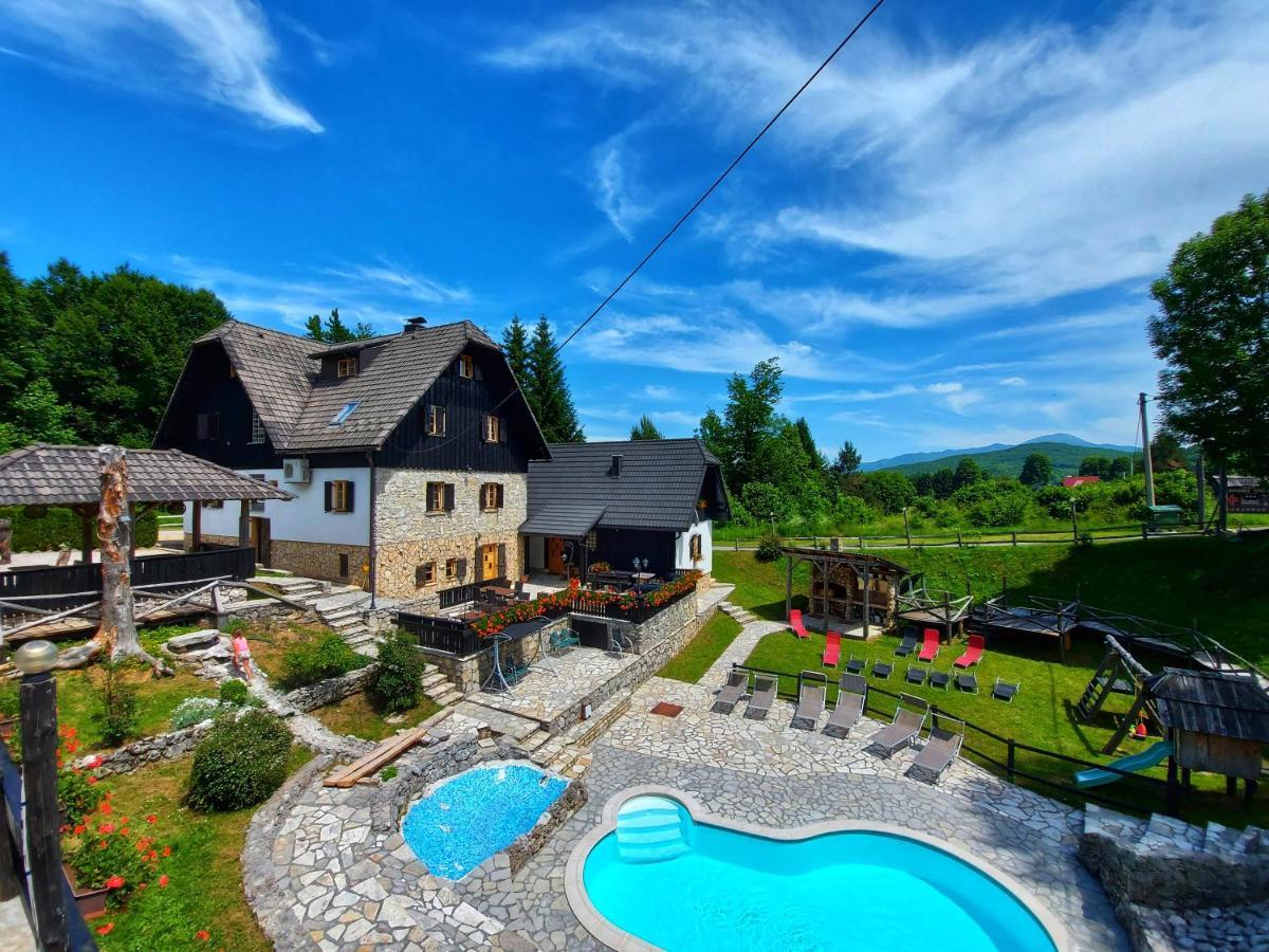 Plitvice Etno House II Bed & Breakfast เยแซร์ตเซ ภายนอก รูปภาพ