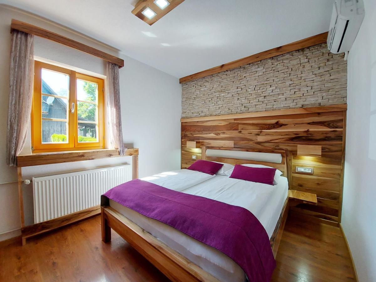 Plitvice Etno House II Bed & Breakfast เยแซร์ตเซ ภายนอก รูปภาพ
