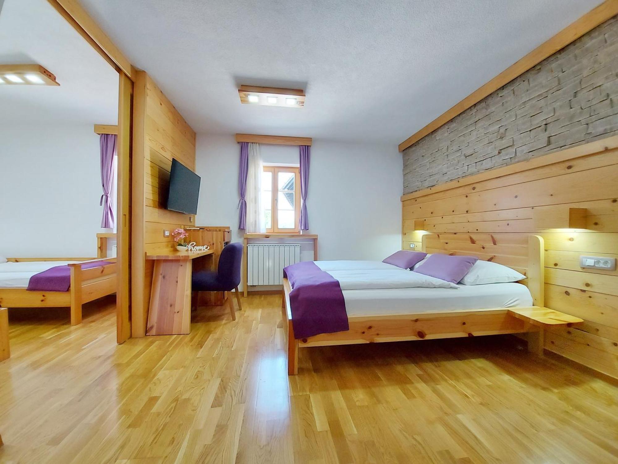 Plitvice Etno House II Bed & Breakfast เยแซร์ตเซ ภายนอก รูปภาพ
