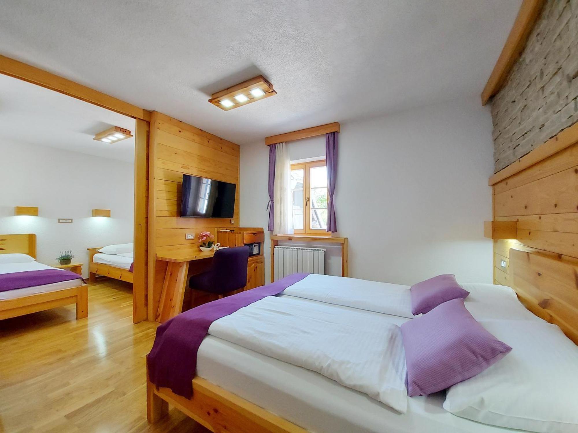Plitvice Etno House II Bed & Breakfast เยแซร์ตเซ ภายนอก รูปภาพ